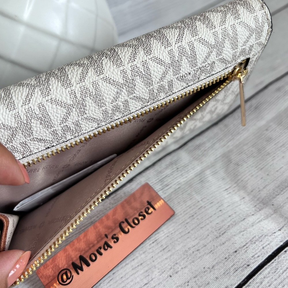 🦋Michael Kors Trifold Wallet - Picture 4 of 7